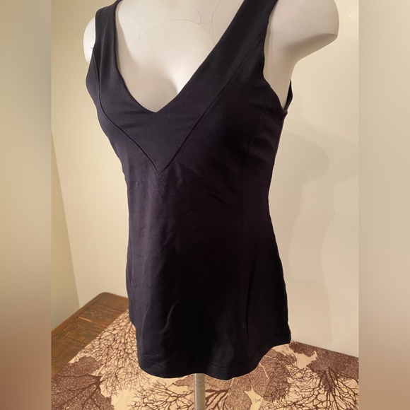 Tonic Active Yoga Top with Built in Shelf Bra Size Medium in EUC - Picture 2 of 7